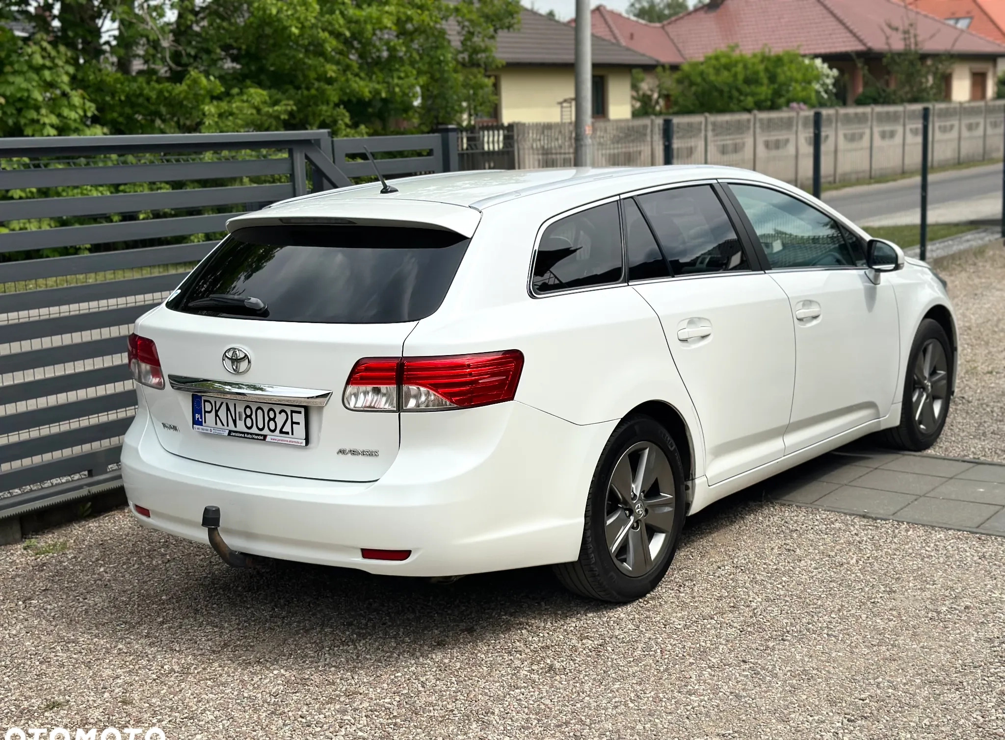 Toyota Avensis cena 48900 przebieg: 183500, rok produkcji 2014 z Góra małe 529